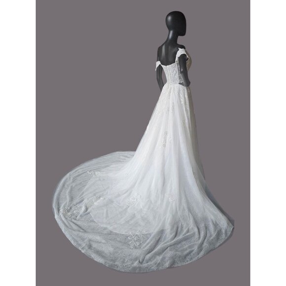 NWOT Ivory Lace Embroidered A-Line Shrug Sleeve Wedding Gown - Da Vinci - Picture 12 of 14